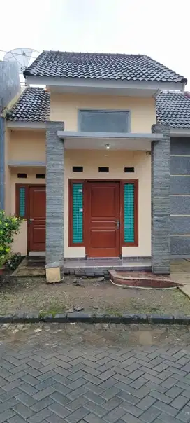 Rumah Dijual 1 lantai SIAP HUNI, daerah Batu Malang, Luas Tanah 97 m2