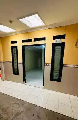 Kontrakan Rumah Luas dekat tol sawangan
