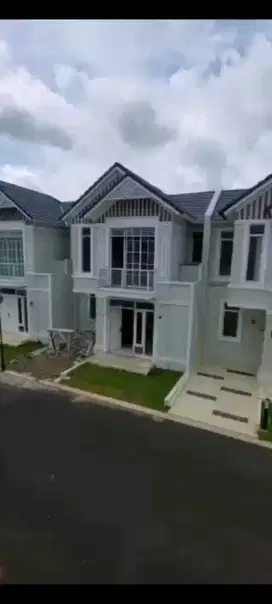 Rumah British Modern Desain Baru di Lavon Swancity Cikupa, Grandura