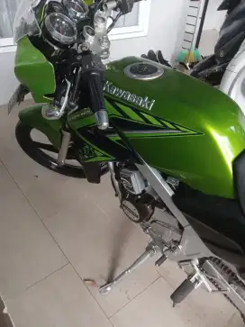 Dijual Kawasaki Ninja R repaint kecuali tudung 2013