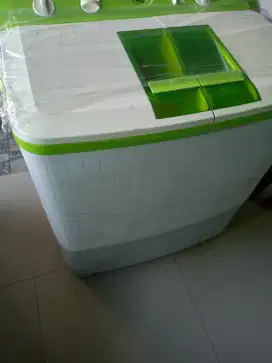 Mesin cuci 2 tabung jumbo merk Polytron kapasitas 10kg an