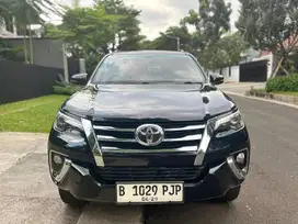Fortuner VRZ 2.4 AT 2019 Hitam