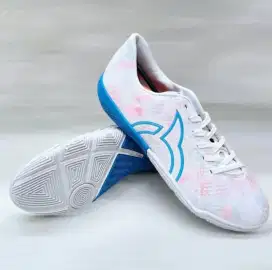 sepatu futsal Ortus eight