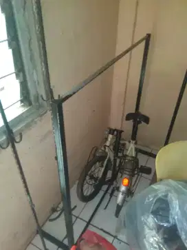 Tiang Gawang Display Gantungan Baju Celana Pakaian Ukuran 120 x 110