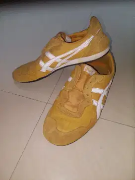 Sepatu onisuka tiger slip on