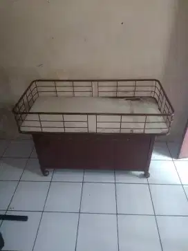 Meja Keranjang Display Keranjang Obral Pakaian