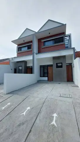 Rumah Baru 2 Lantai Siap Huni Di Tenggilis Dekat Ubaya - Bebas Banjir