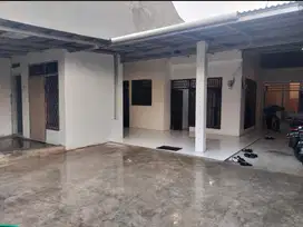 Disewakan Tahunan