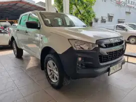 ISUZU DMAX DC NEW 4X4 M/T 2023 NIK 2022 NOPOL B TGN1 KM 25 RIBU ORIGIN