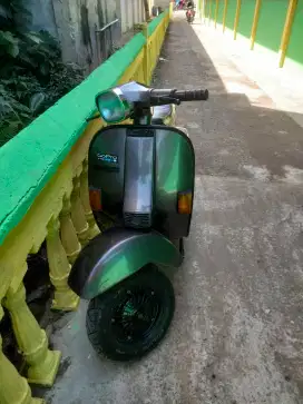 jual cepat ,vespa p 150 x( exlusive2) nego tipis