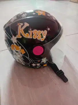 Helm anak bagus bekas