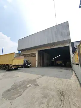 Disewakan Gudang Lokasi Tengah Kota Malang, di Soekarno Hatta, Malang
