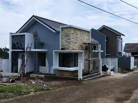 Rumah Hook Pojok Murah Tanah Luas type 70 Kamar 3 Promo SHM di Malang