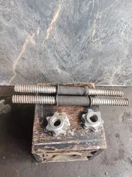 Barbel satu set ,Dumble nya total 12