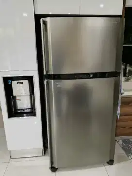 Kulkas Mewah Sharp Plasma Cluster 500L Mulus
