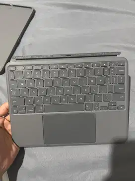 Logitech Combo Touch Keyboard Case 11”
