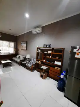 Dijual rumah siap huni 2 lt di Regency Melati Mas lt.90m hanya 1,550 M