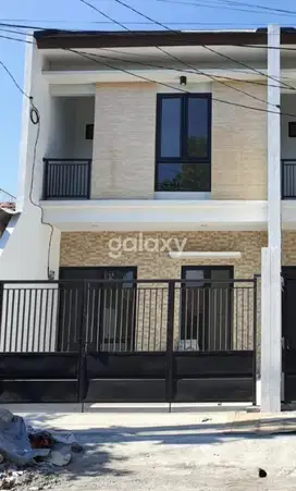 Rumah Nirwana Executive. Row Jalan 3 Mobil.