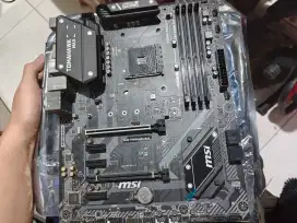 MSI TOMAHAWK B450 MAX (NO DISPLAY)