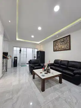 Dijual Rumah Rpih Siap Huni Cluster Fluorite Gading Serpong