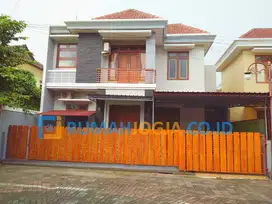rumah mewah 2 lantai dalam perumahan jln kaliurang KM 6