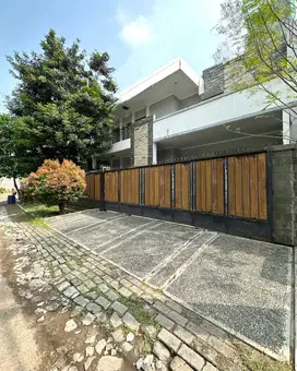 Rumah Minimalis dalam Komplek. Area Tenang, Row Jalan Lebar
