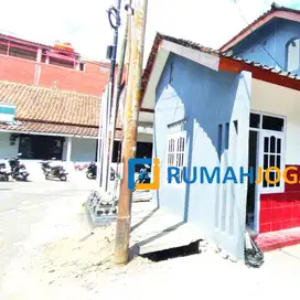 rumah kost 17 kamar tidur dekat sekali kampus UII jln kaliurang Km 13