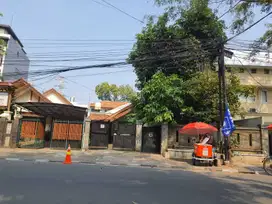 Dijual rumah lama di Jl Penjernihan - Pejompongan - Benhil - Jakpus