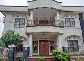 rumah mewah dalam perumahan elite griya indah
