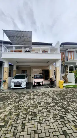Rumah mewah palagan full furnish palagan KM 7 dekat kampus UGM