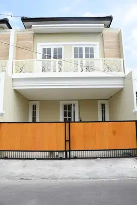 Rumah kos full anak kos  bunga area bunga dewandaru suhat