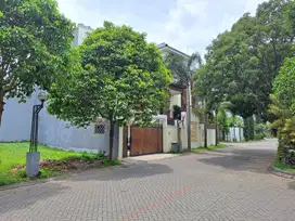 Rumah Mewah Pojok di Perumahan Permata Jingga Sukarno Hatta Malang