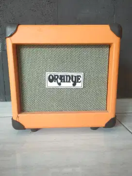 Ampli gitar oranye