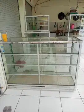 Etalase kaca panjang 1,5 meter