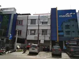 Dijual 2 ruko gandeng kosong super strategis di jelambar