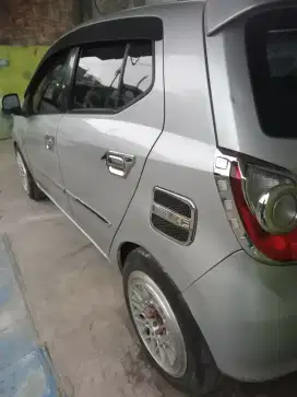 Daihatsu Ayla X 2015