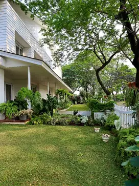 Rumah mewah Taman Golf Lippo Karawaci, lokasi premium dan mewah