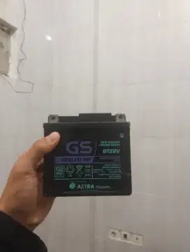 AKI GS LIKE NEW