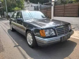 Mercedes Benz E220 matic sunroof tahun 1994