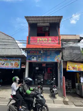 Disewakan Ruko 2,5 Lantai Depan Kampus