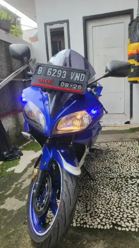 Yamaha R15 Biru