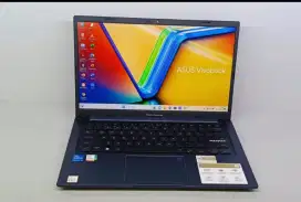 Asus vivobook 1404ZA i5 1235U