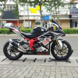 HONDA CBR250RR NON ABS 2018 HITAM KM 15K ONLY PAJAK HIDUP