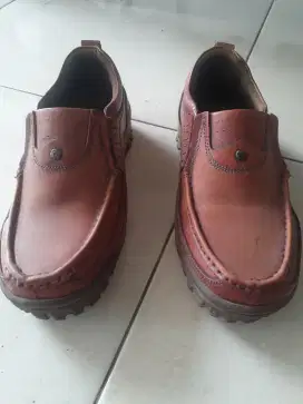 Sepatu casual Kulit no. 40