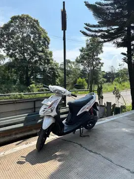 Yamaha mio putih thn 2006