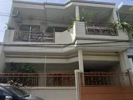 Dijual Rumah Butuh Cepat Laku Sutorejo 2 Lantai Bagus Terawat