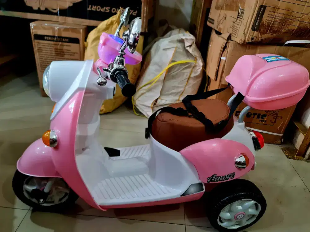 MOTOR AKI HONDA SCOOPY Amore PMB M 338 ( Remote Kontrol & Seatbelt )