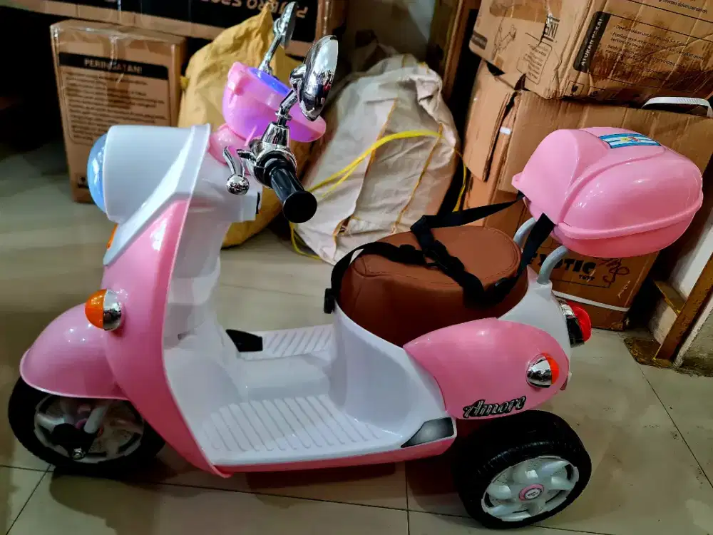 MOTOR AKI HONDA SCOOPY Amore PMB M 338 ( Remote Kontrol & Seatbelt )