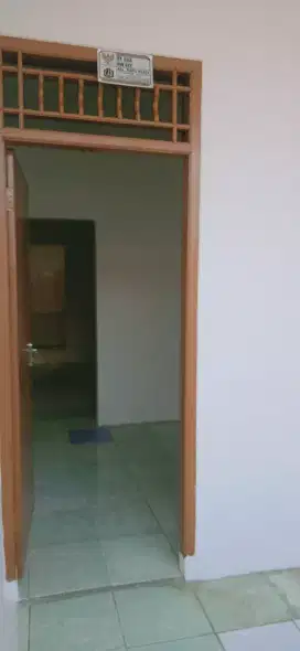 Kontrakan nyaman pinggir jalan