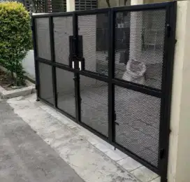 Kostum Pagar rumah